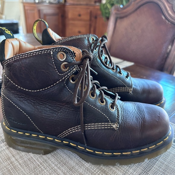 Doc Martins Unisex Crazy Horse Boot 11410 Sz 9 Mens 10 Women - Picture 1 of 7